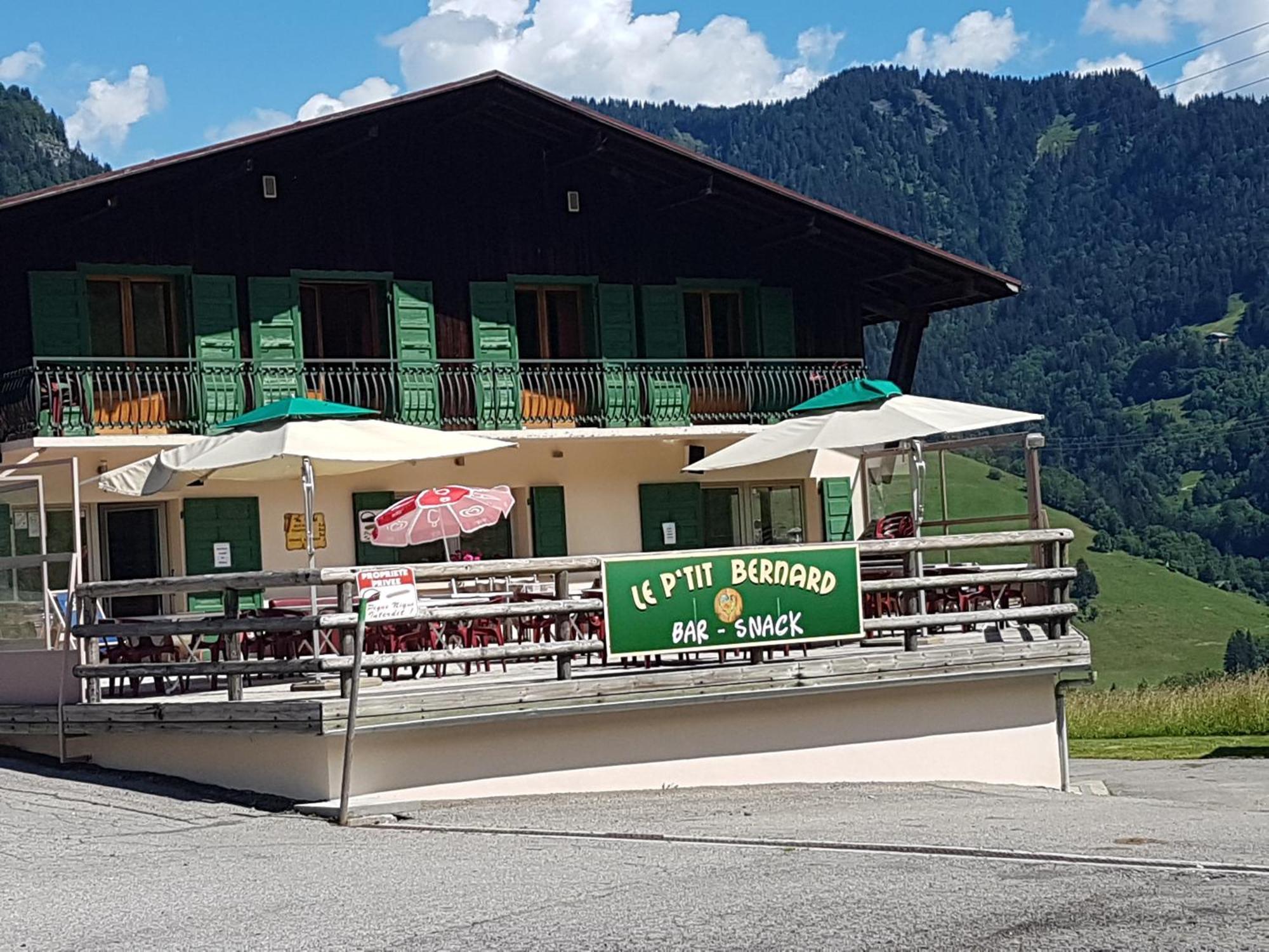 Hotel Les Bernards Praz-sur-Arly Exterior photo
